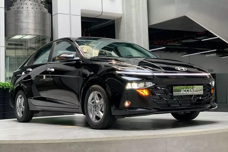 Theo đó, một số đại lý hiện đang chào bán Hyundai Accent bản AT Tiêu chuẩn với giá chỉ 465 triệu đồng, giảm 40 triệu so với mức niêm yết. Trong khi đó, bản AT Đặc biệt cao cấp nhất có mức giảm từ 45 - 50 triệu đồng, tùy đại lý.