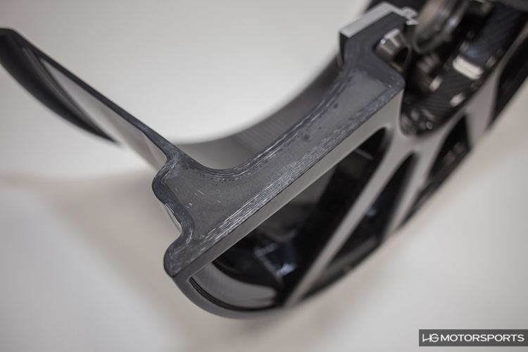 Bo mam carbon tren sieu xe va hieu suat cao lieu co an toan?-Hinh-5