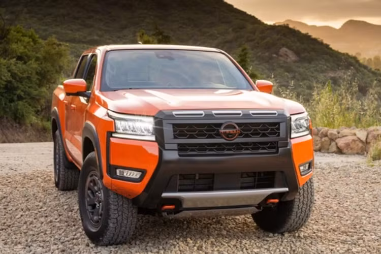 Không chỉ nâng cấp về thiết kế, trang bị mà khả năng kéo hàng, vận chuyển của mẫu xe bán tải Nissan Navara 2025 mới cũng được nâng lên 227 kg, đưa chỉ số kéo lên mức 3.243 kg.