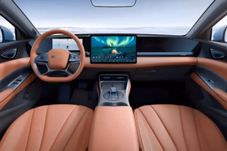 Về trang bị an toàn, BYD Seal được bổ sung cảm biến LiDAR trên nóc giúp các chức năng của hệ thống hỗ trợ lái xe tiên tiến (ADAS) hoạt động hiệu quả hơn. Xe còn được tích hợp hệ thống DiPilot 300 cấp độ 2+, bao gồm các tính năng Điều hướng Tự động trên Đường cao tốc (NOA) và Đỗ xe Tự động (AVP).