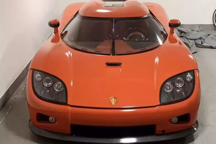 Mới đây, những thông tin và hình ảnh về chiếc siêu xe triệu đô Koenigsegg CCX độc nhất Việt Nam đã nhận được nhiều sự quan tâm của giới mê xe trong nước, từ lúc được nhập về nước khá bí ẩn vào 4 năm trước, hình ảnh về chiếc xe Koenigsegg CCX này rất hiếm khi lộ trên mạng xã hội.