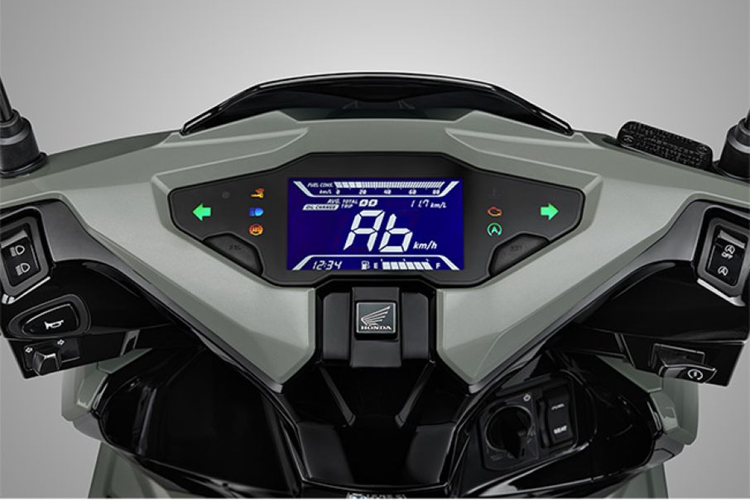 2 phiên bản còn lại của dòng xe ga Honda Air Blade 2025 là Đặc biệt và Tiêu chuẩn tiếp tục giữ nguyên màu sắc cũ. Các điểm thiết kế khác của mẫu xe này cũng được duy trì như cụm đèn LED với đèn trước được thiết kế tương tự như những mẫu xe phân khối lớn và đồng hồ sử dụng màn hình LCD kỹ thuật số.