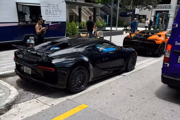 Hành trình siêu xe Gumball 3000 2024 chỉ con chưa đầy 2 tuần nữa sẽ diễn ra. Hiện danh sách tham dự cũng đã được chốt sổ và lần lượt được vận chuyển về Việt Nam, để chuẩn bị cho màn xuất phát rất hoành tráng diễn ra tại đại lộ Lê Lợi, quận 1, TP HCM.