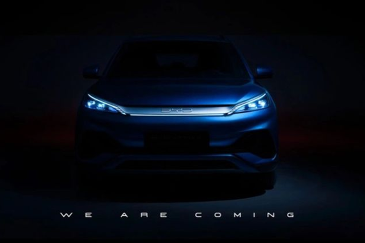 Đây là mẫu xe điện thuộc phân khúc crossover hạng C, cạnh tranh với VinFast VF 7. BYD Atto 3 được trang bị động cơ điện có công suất cực đại 201 mã lực và mô-men xoắn 310 Nm, kết hợp với hệ dẫn động cầu trước.