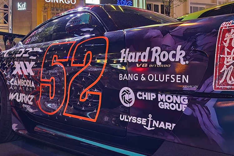 Lý do khiến siêu xe Mercedes-AMG GT Black Series P One Edition nhận được rất nhiều sự chú ý của giới mộ điệu là vì mẫu xe này chỉ được sản xuất giới hạn với số lượng chỉ 275 chiếc trên toàn cầu. Tuy nhiên, đó vẫn chưa phải điều đặc biệt nhất khi nói về mẫu xe này.