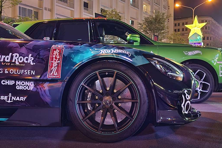 Ngay từ thời điểm ra mắt, Mercedes-Benz đã công bố sẽ chỉ bán xe Mercedes-AMG GT Black Series P One Edition này cho những khách hàng đã đặt mua mẫu xe Mercedes-AMG One (vốn có giá từ 2,73 triệu USD ~ khoảng 63 tỷ đồng).