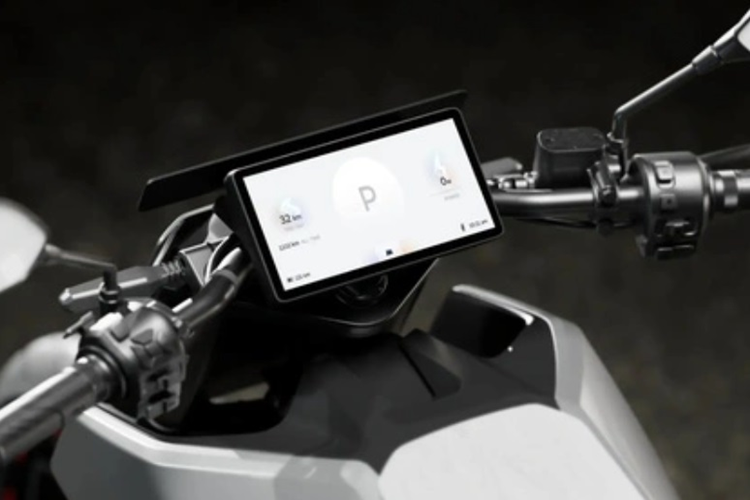 Giá xe Ola Roadster 2025 cho 3 tùy chọn pin này lần lượt là 104.999 Rs (khoảng 31,2 triệu đồng), 120.000 Rs (khoảng 35,7 triệu đồng) và 139.999 Rs (41,7 triệu đồng). Với tùy chọn pin 6 kWh, xe sẽ có thể tăng tốc từ 0-40 km/h chỉ trong 2 giây, tốc độ tối đa 126 km/h và phạm vi hoạt động được công bố là 248 km.