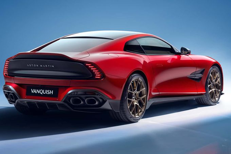 Nhằm giúp Vanquish thế hệ mới vận hành ổn định và mượt mà hơn, các kỹ sư của Aston Martin cũng đã nâng cấp hệ thống treo của xe, tăng 75% độ cứng xoắn so với DBS 770 Ultimate.