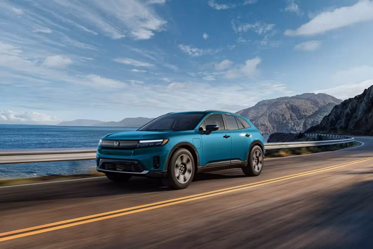 Lúc đó, mẫu SUV điện đầu tiên của Honda tại Mỹ này được hứa hẹn sẽ có giá dưới 50.000 USD (tương đương 1,235 tỷ đồng) đối với phiên bản tiêu chuẩn. Đến nay, hãng mới chính thức báo giá xe Honda Prologue 2024 chi tiết và kết quả còn tốt hơn mong đợi.