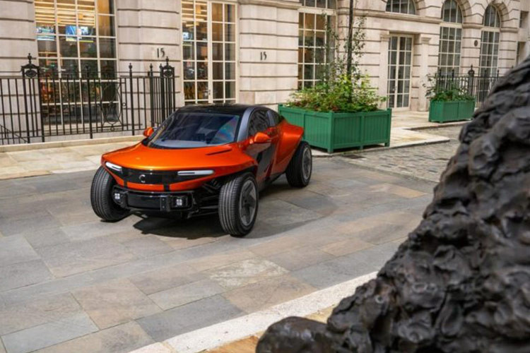 Chiếc xe được dự kiến tăng tốc từ 0 – 96 km/h trong vòng chưa đầy bốn giây, mức giá xe Callum Skye 2025 từ 80.000 bảng Anh (101.987 USD) đến 110.000 bảng Anh (140.232 USD).