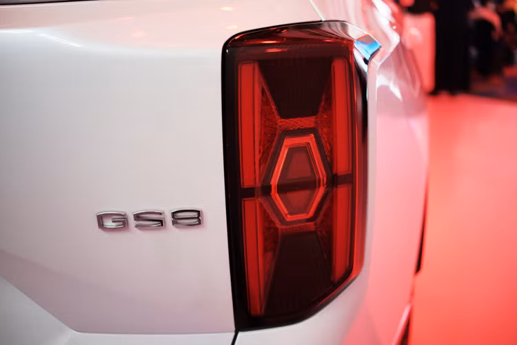 Ngoài ra GS8 còn có các tính năng an toàn chủ động như: Hệ thống chống bó cứng phanh (ABS), Hệ thống phân phối lực phanh điện tử (EBD), Hỗ trợ phanh (BA), Hệ thống ổn định thân xe điện tử (ESP), Khởi hành ngang dốc (HHC), Hỗ trợ xuống dốc (HDC), Dây đai an toàn còn trang bị tính năng căng đai tự động và giới hạn lực.