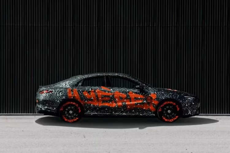 Các phiên bản hybrid được trang bị động cơ 1.5L M252 mới với mức công suất 134, 161 và 188 mã lực. Mô tơ điện tích hợp vào hộp số ly hợp kép 8 cấp, bổ sung 27 mã lực. Đi kèm với đó là tùy chọn hệ dẫn động cầu trước hoặc bốn bánh. 