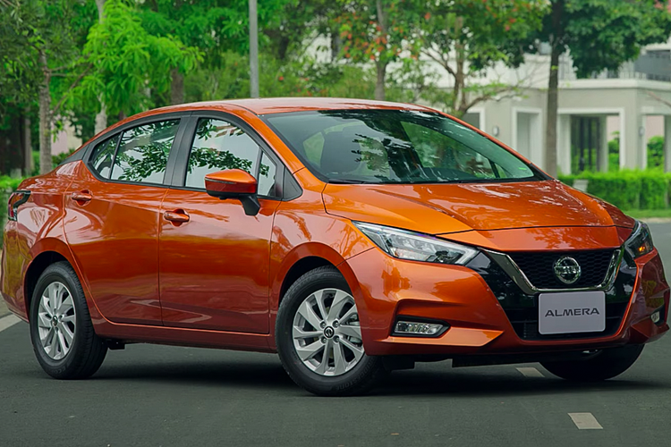 Cung cấp sức mạnh cho mẫu sedan Nhật Bản là động cơ xăng 3 xy-lanh, tăng áp, dung tích 1.0L cho công suất tối đa 98,6 mã lực tại 5.000 vòng/phút và mô-men xoắn cực đại 152 Nm tại 2.400 – 4.000 vòng/phút. Đi cùng với đó là khộp số vô cấp CVT và hệ dẫn động cầu trước.