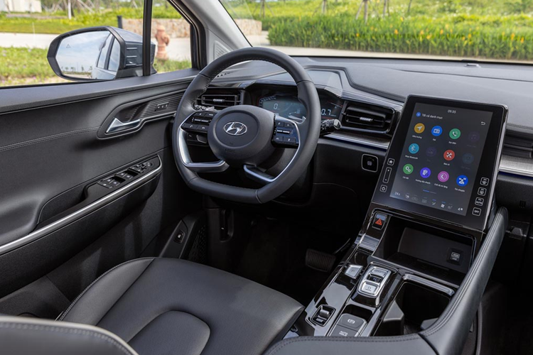 Trong tháng 3/2024 vừa qua, Hyundai Custin đã bán được 284 xe, tăng trưởng 123,6% so với tháng liền trước, và đứng thứ 6 trong phân khúc xe MPV tại Việt Nam. Cộng dồn 3 tháng đầu năm nay, mẫu xe đến từ Hàn Quốc đã đạt doanh số 655 xe.