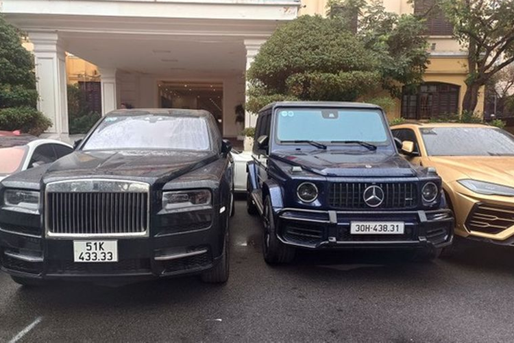 Công an TP Hà Nội mới đây đã công bố thông tin bắt giữ Phó Đức Nam (30 tuổi, ở TP Vũng Tàu, tỉnh Bà Rịa - Vũng Tàu) để điều tra hành vi Lừa đảo chiếm đoạt tài sản. Nam được nhiều người biết đến với kênh Tiktok Mr Pips, đăng tải nhiều clip thể hiện độ ăn chơi và khoe tiền, khoe xe.