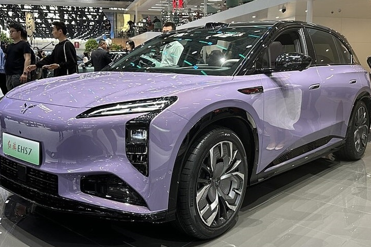 Hồng Kỳ EHS7 phiên bản đổi pin sắp được bán ở Trung Quốc Hong Ky EHS7 phien ban doi pin sap duoc ban o Trung Quoc