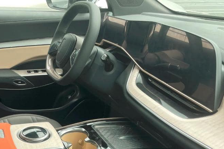 Hồng Kỳ EHS7 phiên bản đổi pin sắp được bán ở Trung Quốc - Hình 4 Hong Ky EHS7 phien ban doi pin sap duoc ban o Trung Quoc-Hinh-4