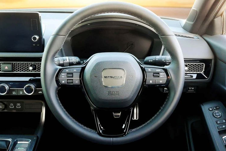 M55 được trang bị động cơ 4 xi lanh, tăng áp 1.5L, kết hợp với hộp số sàn 6 cấp và hệ dẫn động cầu trước. Khối động cơ này sản sinh công suất 180 mã lực và mô men xoắn 240 Nm.