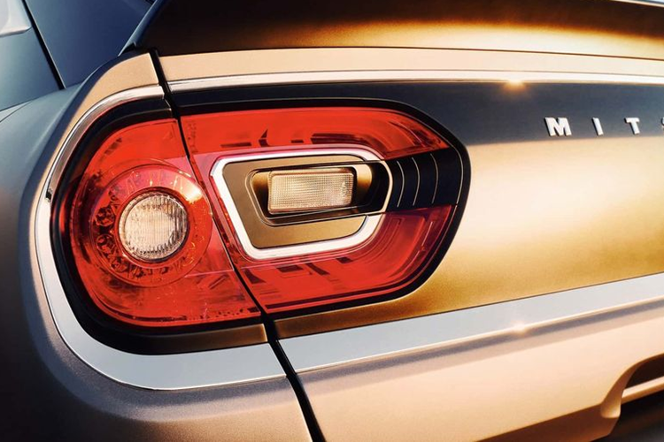 Bên cạnh đó, Mitsuoka cho biết trong tương lai hãng sẽ bổ sung các phiên bản sử dụng hộp số CVT và thậm chí là hệ truyền động hybrid.