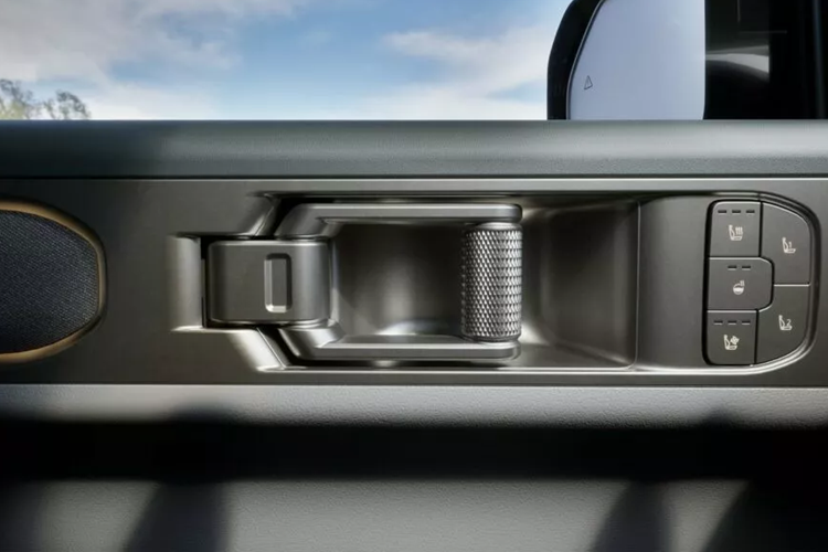 Nếu Kia Tasman được nhập khẩu từ nhà máy sản xuất của hãng tại Hwaseong, Hàn Quốc thì sẽ phải chịu mức thuế 25%, chính vì vậy xe sẽ rất khó để thâm nhập thị trường và cạnh tranh với những đối thủ khác.