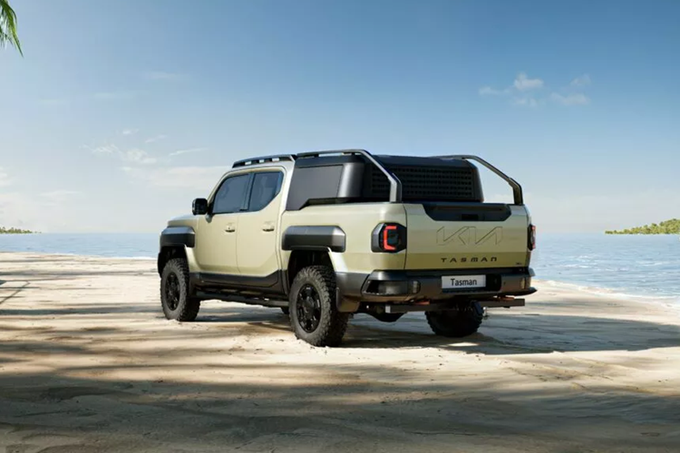 Theo công bố về kiến trúc mô-đun của Tasman, nền tảng này có thể được sử dụng để phát triển nhiều hệ truyền động khác nhau nên chính vì vậy mà không lâu sau nữa, phiên bản chạy điện sẽ có thể được ra mắt. Dự kiến sớm nhất là vào năm 2027, Tasman EV sẽ có mặt trên thị trường.