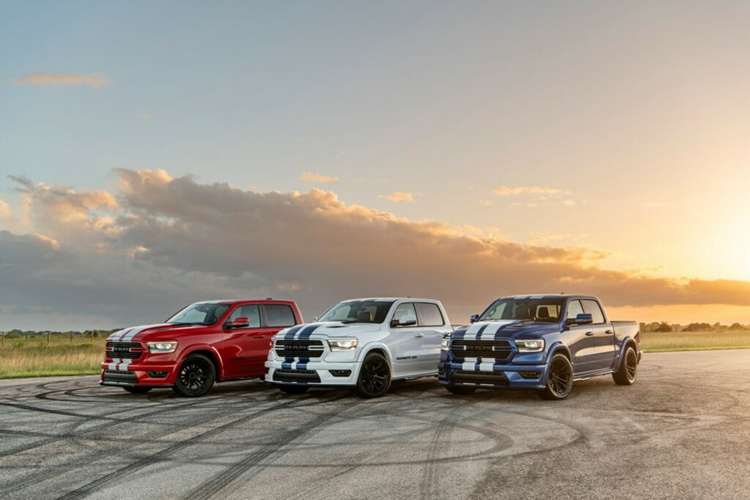 Với những trang bị màu sắc này, mẫu Hennessey Mammoth 400 bán tải có thể có màu sơn Viper Red, Viper White hoặc xanh GTS Blue.