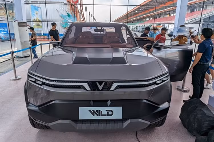 Tại sự kiện lần này, bên cạnh mẫu xe "hot" là VF Wild, khách hàng có thể lái thử trực tiếp những dòng xe điện VinFast như VF6, VF7, VF8, VF9 và trải nghiệm lái thử VF7 Gymkhana.