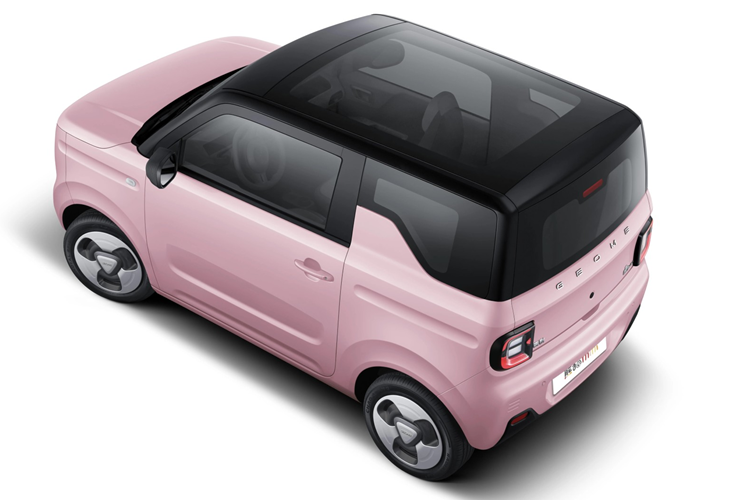 Ở cấu hình, xe sẽ được trang bị hệ thống hỗ trợ đổ đèo, hệ thống lái trợ lực điện EPS, hệ thống chống bó cứng phanh ABS, hệ thống phân bổ lực phanh EBD, túi khí người lái, giao diện ghế an toàn cho trẻ em, cảnh báo áp suất lốp…