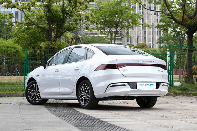 Trong tháng 1/2024 vừa qua, hãng BYD đã bán được tổng cộng 201.493 chiếc xe năng lượng mới NEV (thuật ngữ chung để chỉ các mẫu xe plug-in hybrid, xe điện và xe chạy bằng pin nhiên liệu hydro tại Trung Quốc). Trong đó, có 21.767 chiếc BYD Qin và 3.450 chiếc Chaser 05.