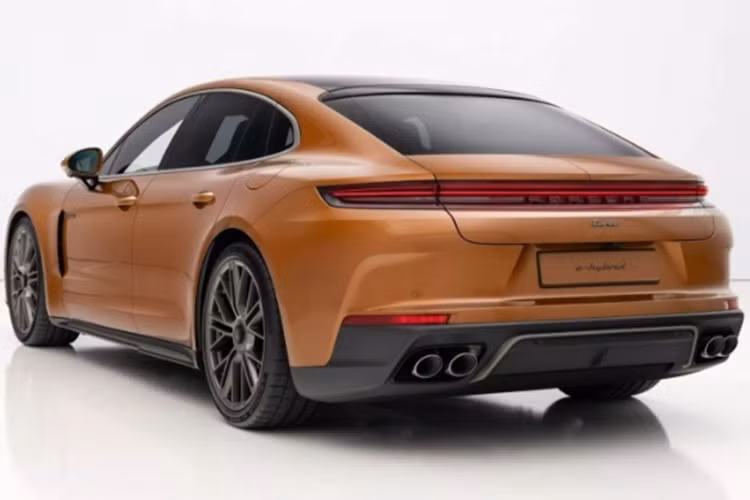 Tuy nhiên, đoạn video kể trên nhiều khả năng là để quảng cáo cho một hệ thống treo cao cấp hơn là Porsche Active Ride, có riêng trên Panamera 2024 bản E-Hybrid.