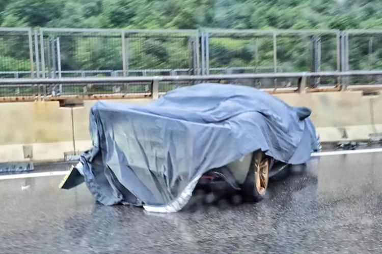 Năm nay có tổng cộng 125 siêu xe dự Ferrari Cavalcade. Theo đó, ngay trong ngày đầu tiên của hành trình đã có ba chiếc Ferrari gặp sự cố.