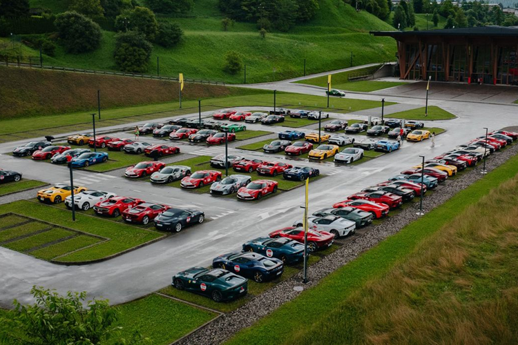 Hành trình siêu xe Ferrari Cavalcade 2024 là cuộc chơi thường niên được thương hiệu Ý tổ chức riêng cho những khách hàng VIP. Cavalcade 2024 hiện đang diễn ra với điểm xuất phát từ Verona và kết thúc tại Venice (Italy).