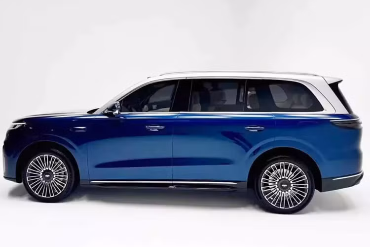 T11 là mẫu SUV hàng đầu của dòng Fulwin, một thương hiệu phụ của Chery hiện dành riêng cho các loại xe năng lượng mới, cho đến nay tất cả các xe sản xuất từ thương hiệu phụ này đều là PHEV nhưng mẫu E06 sắp ra mắt hứa hẹn cũng sẽ cung cấp phiên bản chạy hoàn toàn bằng điện.