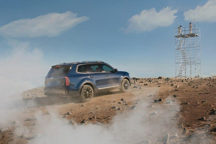 Hiện tại, phân khúc SUV hạng E ở thị trường Việt Nam có sự góp mặt của Ford Explorer, Volkswagen Teramont, Toyota Land Cruiser Prado và Hyundai Palisade. Chính vì vậy, nhiều người dùng yêu thích thương hiệu xe Hàn đang mong chờ Kia Telluride 2024 sẽ sớm được ra mắt và bán ra tại Việt Nam.