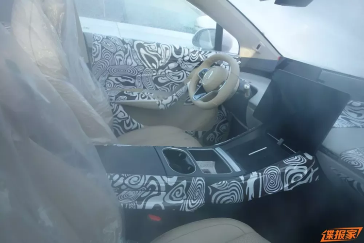 Các thành viên liên minh hiện tại bao gồm Aito (với Seres), Luxeed (với Chery ) và Stelato (với BAIC). Chẳng bao lâu nữa, một thương hiệu mới giữa Huawei và JAC sẽ được công bố. Trong 5 tháng đầu năm nay, đã có 148.098 xe được bán dưới tên HIMA.