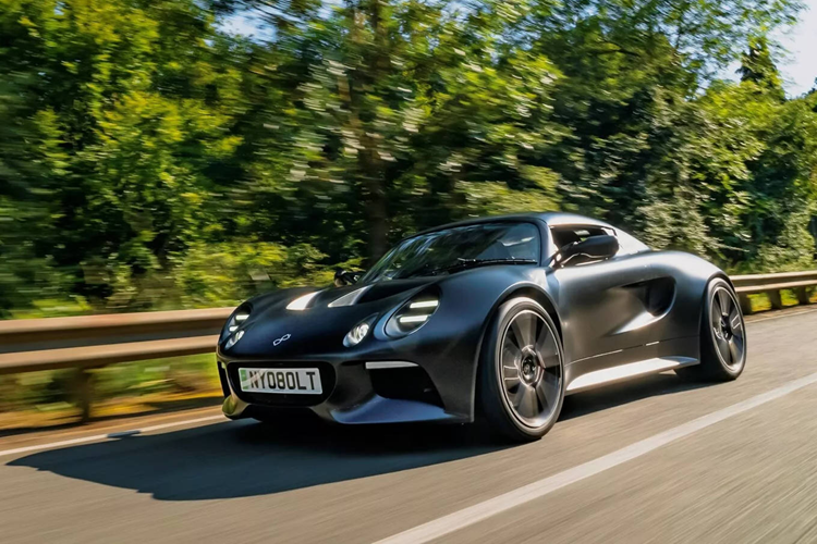 Trong thời đại mà các mẫu thiết kế xe điện có thể liên tục được công bố trên không gian mạng, thì hình ảnh của một chiếc ôtô thể thao chạy điện bất kỳ thường chỉ gây được sự chú ý trong thoáng chốc, rồi lại nhường chỗ cho một mẫu khác.