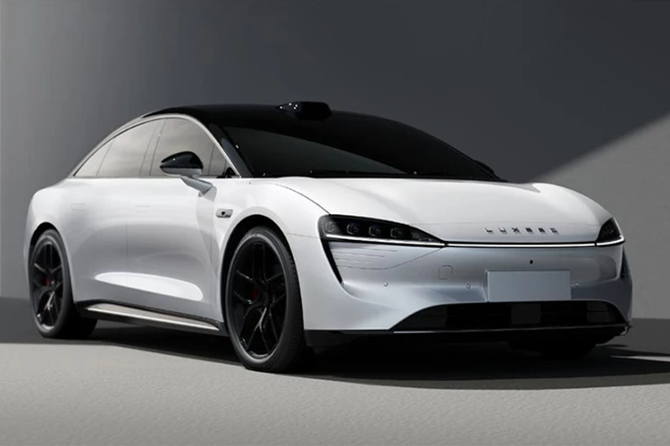 Luxeed S7 mới cũng dự kiến sẽ tiếp tục được cung cấp năng lượng bởi nền tảng điện áp cao silicon carbide DriveONE 800V của Huawei.