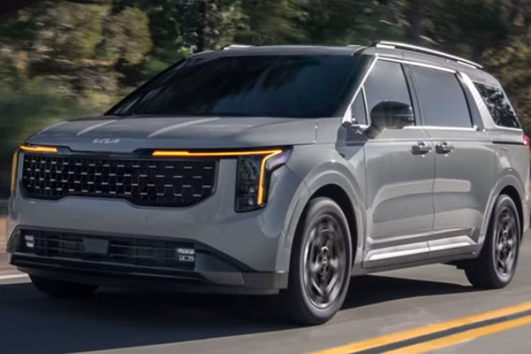 Can canh Kia Carnival 2025 tu 929 trieu dong, cho ngay ve Viet Nam