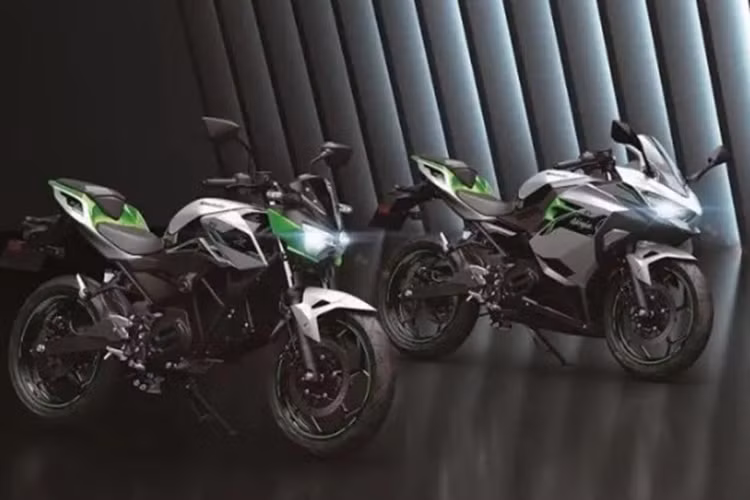 Kawasaki Ninja e-1 và Z e-1 được phát triển dựa trên khung gầm của Ninja 400 và Z400. Mẫu môtô chạy điện giữ lại khung thép và gắp sau như nguyên mẫu. Thiết kế tổng thể giữ nguyên, hãng môtô Nhật Bản chỉ thay động cơ đốt bằng hệ truyền động điện.
