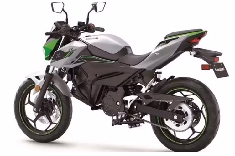 Không chỉ gây ấn tượng về hiệu suất mà bộ đôi xe này còn được trang bị nhiều công nghệ hiện đại như: màn hình TFT 4.3 inch, tích hợp Bluetooth. Chủ xe có thể dễ dàng kết nối điện thoại với xe để điều chỉnh cài đặt và giám sát hiệu suất.