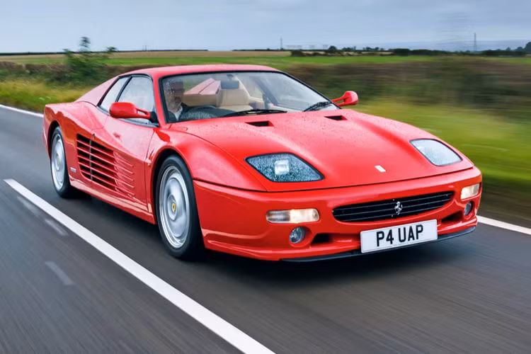 Tổng cộng đã có khoảng 10.000 chiếc Ferrari Testarossa sản xuất trong cả ba phiên bản, khiến bộ ba lừng lẫy này trở thành một trong những mẫu xe 12 xi-lanh thành công nhất trong dòng xe Ferrari. Và cùng với thành công lâu dài này, cả ba chiếc xe vẫn có tính thời trang độc đáo một cách kỳ lạ giống như rất nhiều mẫu xe khác đến từ những năm 80 và 90. 