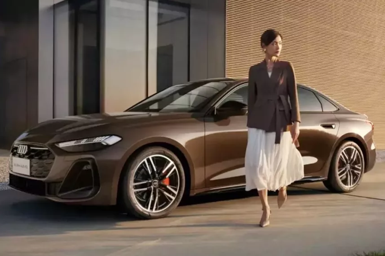 Đó chính là Audi A5L dành riêng cho Trung Quốc, phiên bản trục cơ sở kéo dài của A5, hoàn chỉnh với cốp xe sedan thông thường và mục đích rõ ràng là lấp đầy khoảng trống mà A4L để lại.