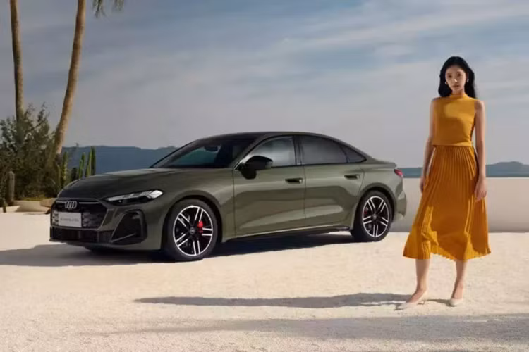 Sự ra mắt thương hiệu con AUDI mới của Audi tại Trung Quốc có thể sẽ chiếm hết sự chú ý của hãng xe Đức nay tại Triển lãm ô tô Quảng Châu 2024 đang diễn ra, nhưng thương hiệu này vẫn không quên dòng sản phẩm chủ lực của mình là Audi A5L 2025 mới.