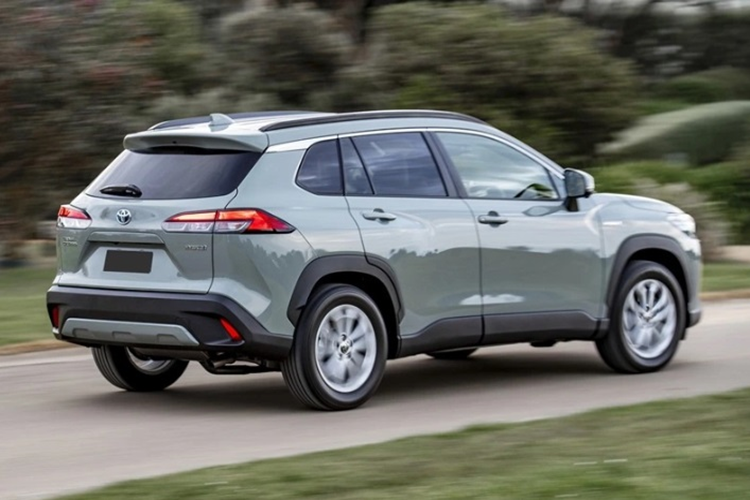 Hiện nhiều đại lý tại Việt Nam đang nhận cọc Toyota Corolla Cross 2024 và hứa hẹn sẽ bàn giao xe trong tháng 5/2024. Tuy nhiên, phía Toyota Việt Nam vẫn chưa lên tiếng xác nhận thông tin này.