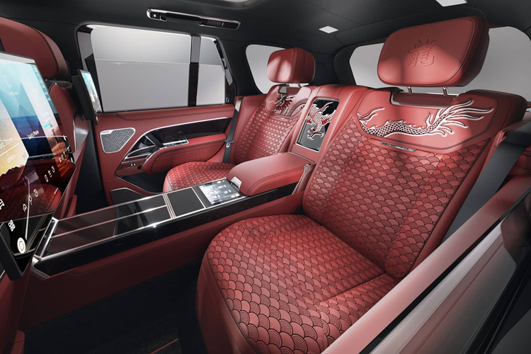 Ông Kevin Sloane, CEO và Chủ tịch Overfinch cho biết: “Vì năm 2024 là năm của Rồng, chúng tôi muốn duy trì cam kết của mình đối với sự khám phá sáng tạo không bị ràng buộc. Điều này đòi hỏi chúng tôi phải tôn trọng một biểu tượng vĩnh cửu của văn hóa Á Đông và đưa vào nó một thiết kế có tính sáng tạo.”