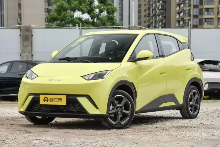 Phiên bản Flying được trang bị bộ pin 38,88 kWh, cung cấp phạm vi CLTC là 405 km.