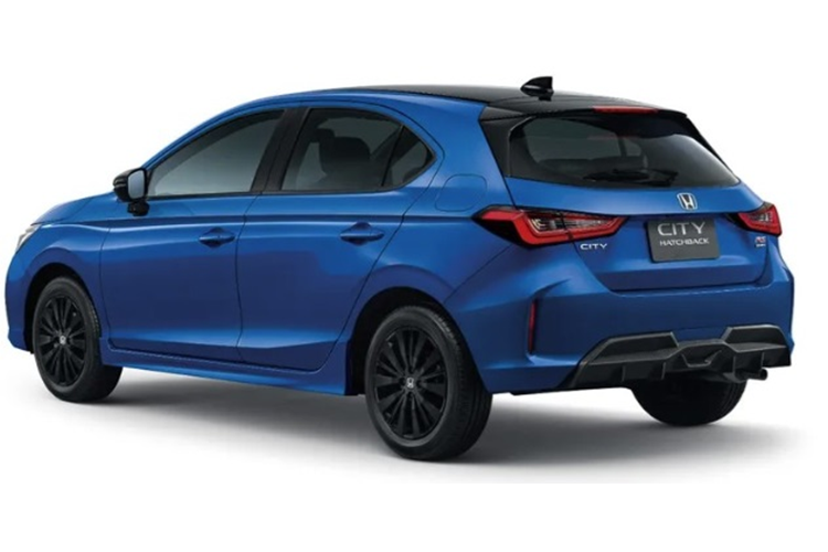 Cũng giống như Honda City hatchback 2024 tại Thái Lan, xe ở thị trường Philippines được trang bị gói an toàn chủ động Honda Sensing với đầy đủ các tính năng hỗ trợ lái nâng cao như kiểm soát hành trình thích ứng, hỗ trợ giữ làn đường, đèn pha tự động, thông báo xe phía trước khởi hành và hệ thống phanh giảm thiểu va chạm.