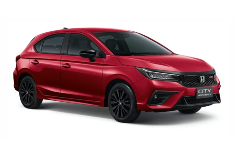 Theo đó, so với phiên bản cũ, mẫu xe Honda City 2024 bản hatchback 2024 tại thị trường Philippines có những sự thay đổi nhỏ ở ngoại thất như: cụm lưới tản nhiệt và khe gió cản trước lớn hơn.