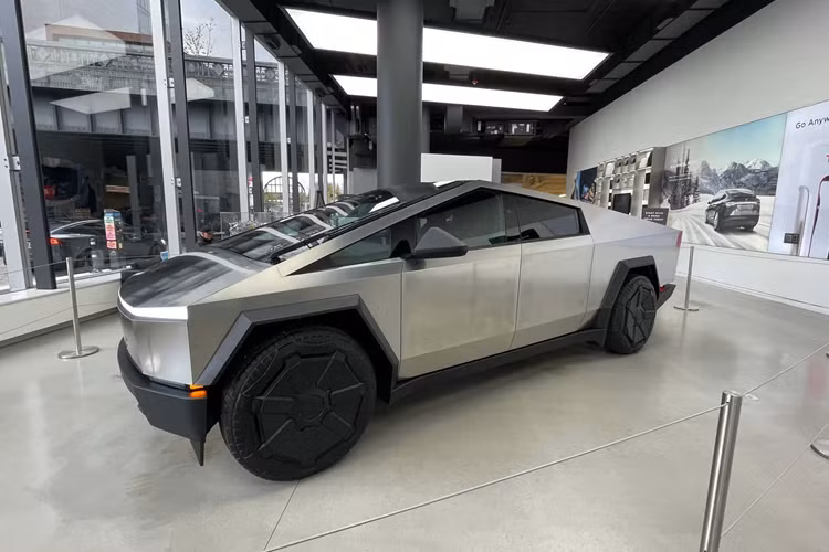 Mặc dù việc đưa Cybertruck của mình cho thuê có thể mang về một ít thu nhập thêm, nhưng chủ sở hữu cũng cần nhận thức rằng xe có thể không được thuê thường xuyên. Hầu hết các chiếc xe dường như chỉ được thuê một vài lần.