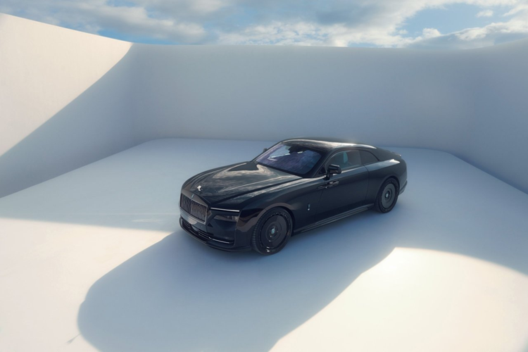 Hãng độ cho biết các bộ phận bổ sung không chỉ nhằm mục đích thẩm mỹ mà còn có khả năng giúp giảm lực nâng phía trước, cải thiện luồng không khí và đạt được sự cân bằng khí động học tối ưu hơn.